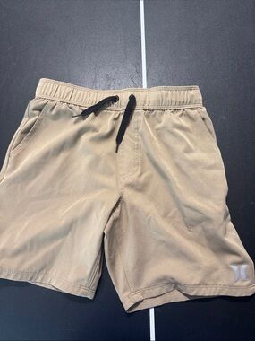 Hurley boys Tan Athletic Elastic-Waist Shorts with Black Drawcord